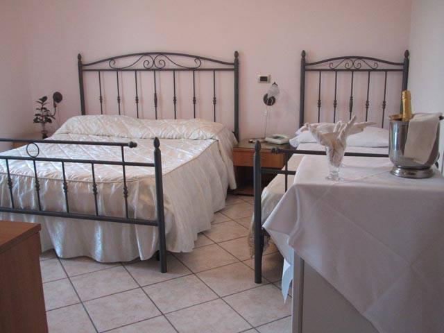Hotel Degli Amici Sant'Egidio del Monte Albino Ngoại thất bức ảnh
